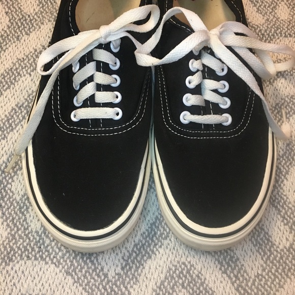 LEVI’S Men’s Black Canvas Lace Up Sneakers, 9.5 - Picture 2 of 11